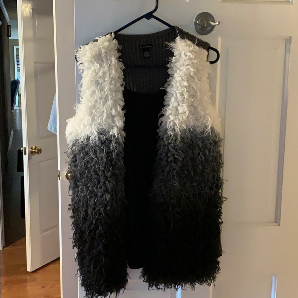 Sleeveless vest